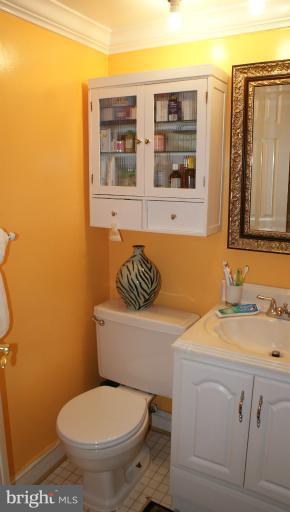 2903 Charing Cross Road, Unit 11/1 Falls Church, VA 22042 - Photo 7 of 12 Bath (Master)