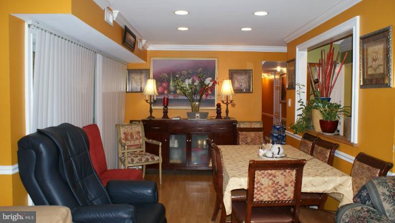 2903 Charing Cross Road, Unit 11/1 Falls Church, VA 22042 - Photo 10 of 12 Dining Room
