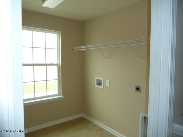 148 Glory Road Beaufort, SC 29906 - Photo 17 of 17 Laundry