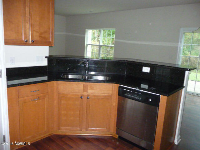 148 Glory Road Beaufort, SC 29906 - Photo 3 of 17 Kitchen 3