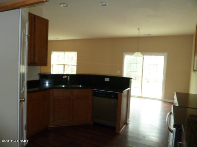 148 Glory Road Beaufort, SC 29906 - Photo 4 of 17 Kitchen
