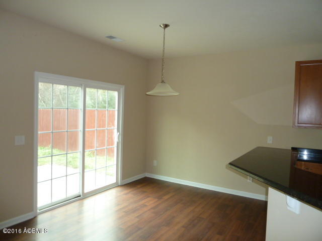 148 Glory Road Beaufort, SC 29906 - Photo 5 of 17 Dining Area