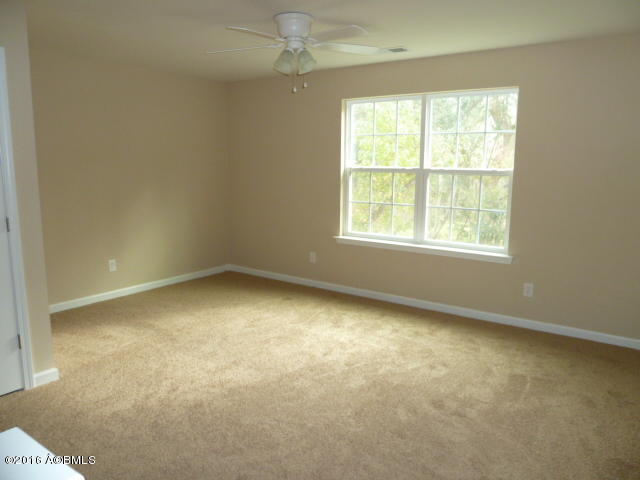 148 Glory Road Beaufort, SC 29906 - Photo 10 of 17 Large Foyer at Top of Stairs