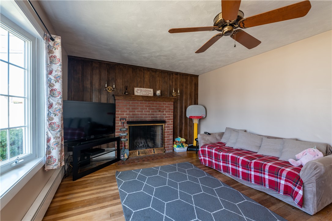 216 Burrington Street Woonsocket, RI 02895 - Photo 5 of 18