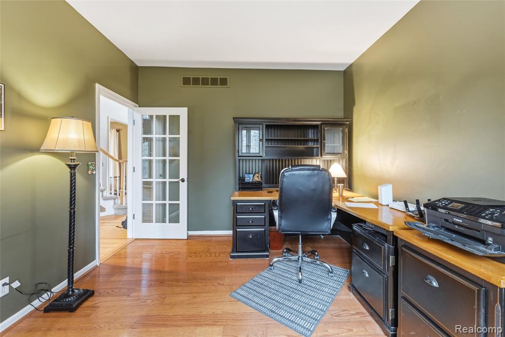 1028 Chesapeake Rochester Hills, MI 48307 - Photo 14 of 52