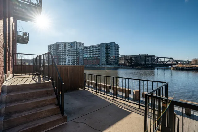 $430,000 | 141 North Water Street, Unit 11, Milwaukee, WI 53202
