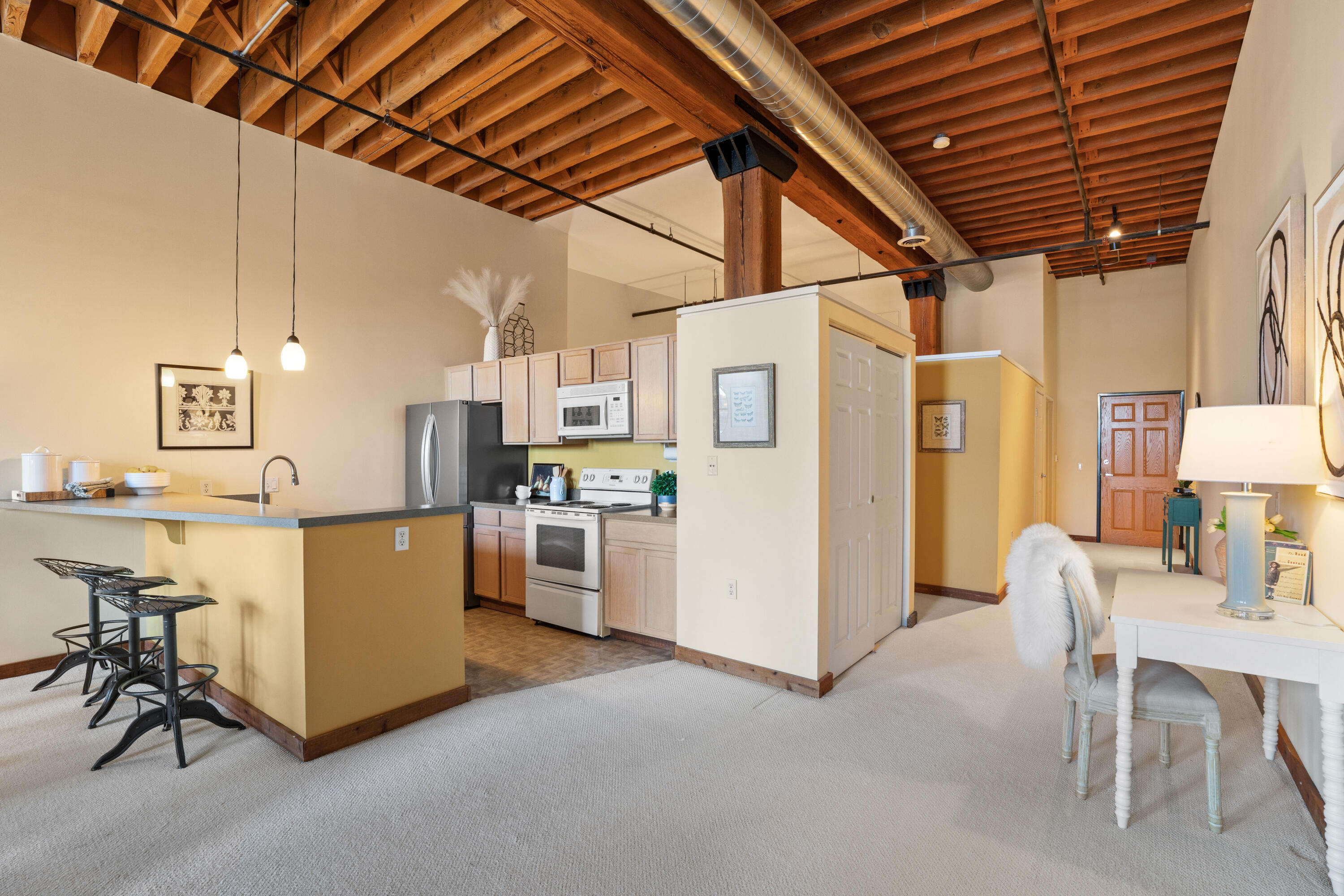 141 North Water Street, Unit 11 Milwaukee, WI 53202 - Photo 2 of 21 Kitchen