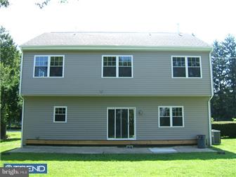15018 Carter Road Philadelphia, PA 19116 - Photo 2 of 12 Exterior Back