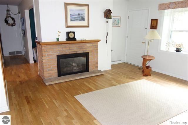 6461 Center Road Traverse City, MI 49686 - Photo 8 of 58 -100464-14.jpg