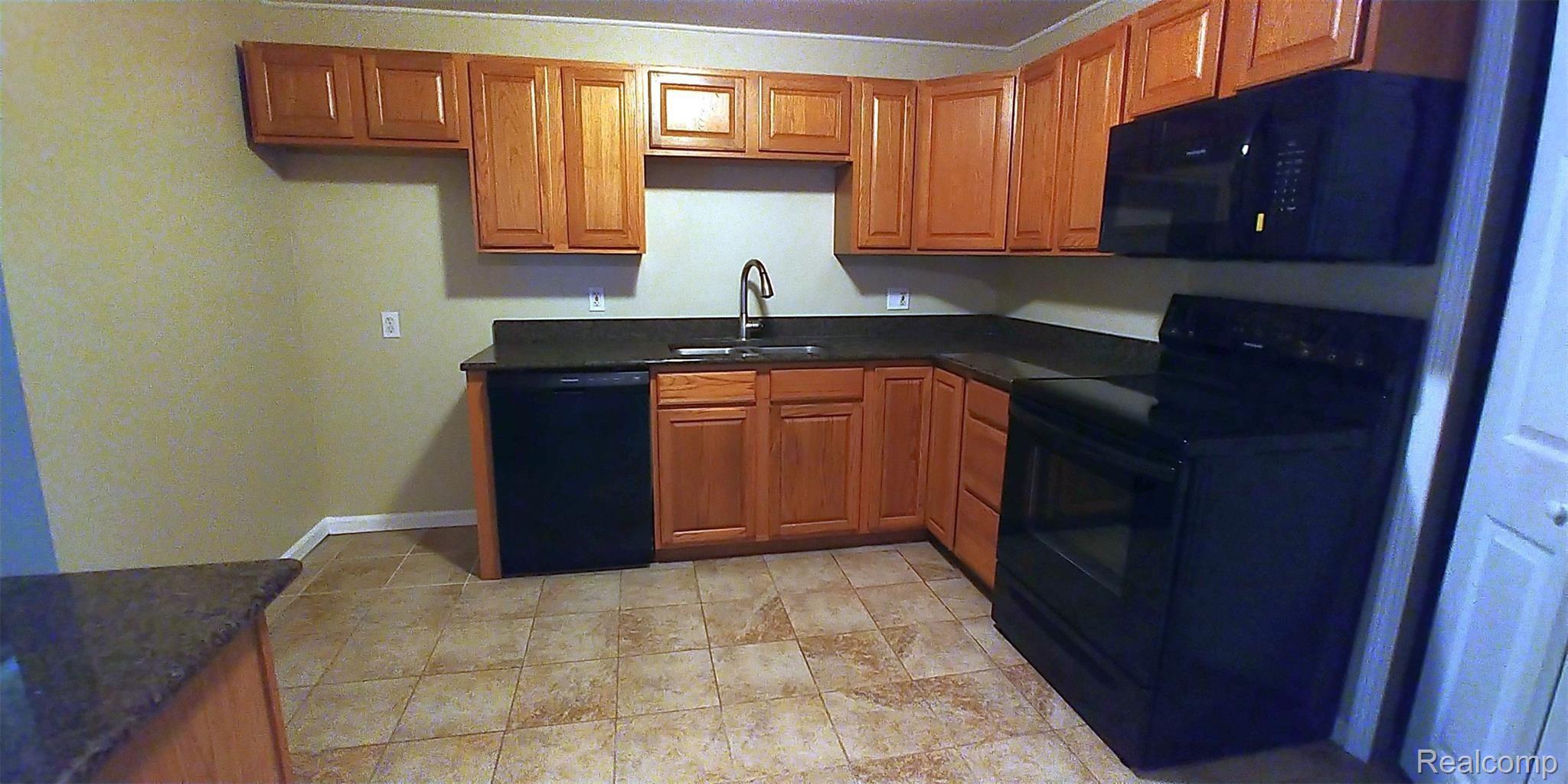10526 Skeman Road Brighton, MI 48114 - Photo 19 of 35 Kitchen 1.jpg