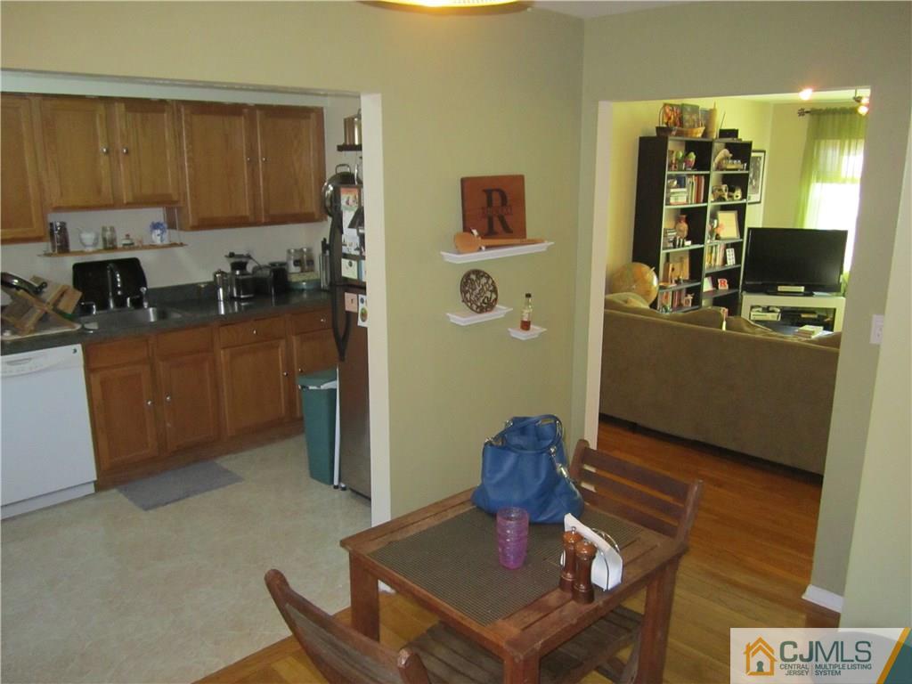 66 Fox Road, Unit 8B Edison, NJ 08817 - Photo 4 of 10 Gallery Image 4
