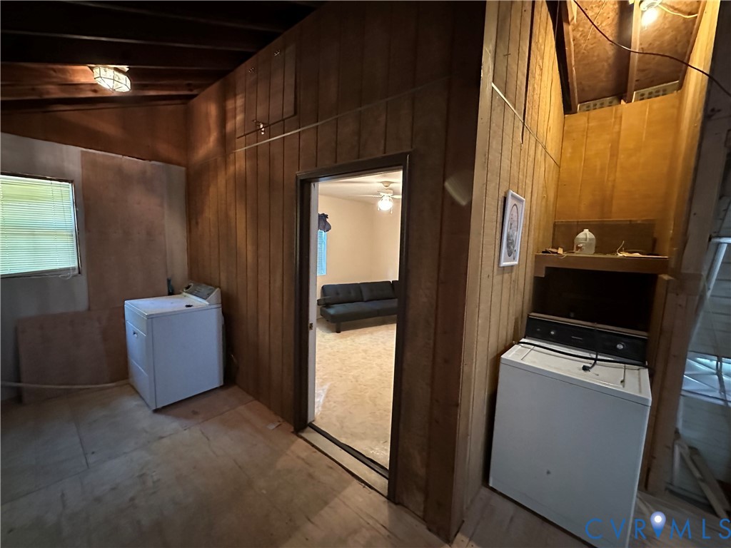 421 Happy Trail Bracey, VA 23919 - Photo 13 of 22 Laundry area with washer / dryer
