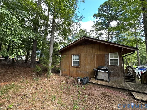 $37,500 | 421 Happy Trail, Bracey, VA 23919
