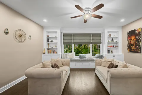 $899,000 | 421 West Hawthorne Street, Arlington Heights, IL 60004