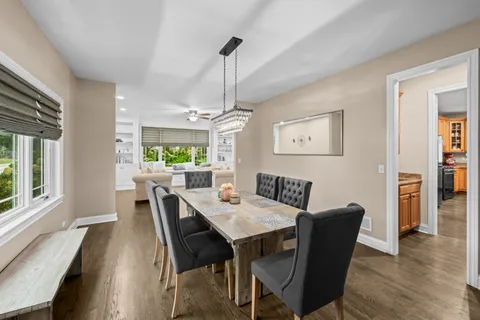 $899,000 | 421 West Hawthorne Street, Arlington Heights, IL 60004