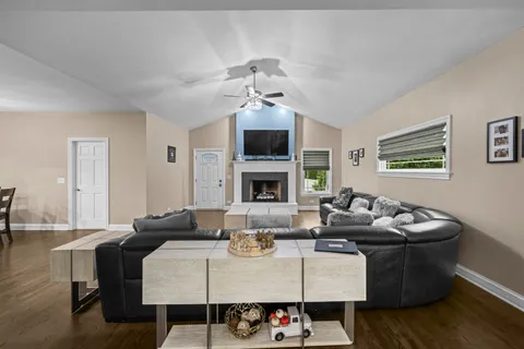 $899,000 | 421 West Hawthorne Street, Arlington Heights, IL 60004