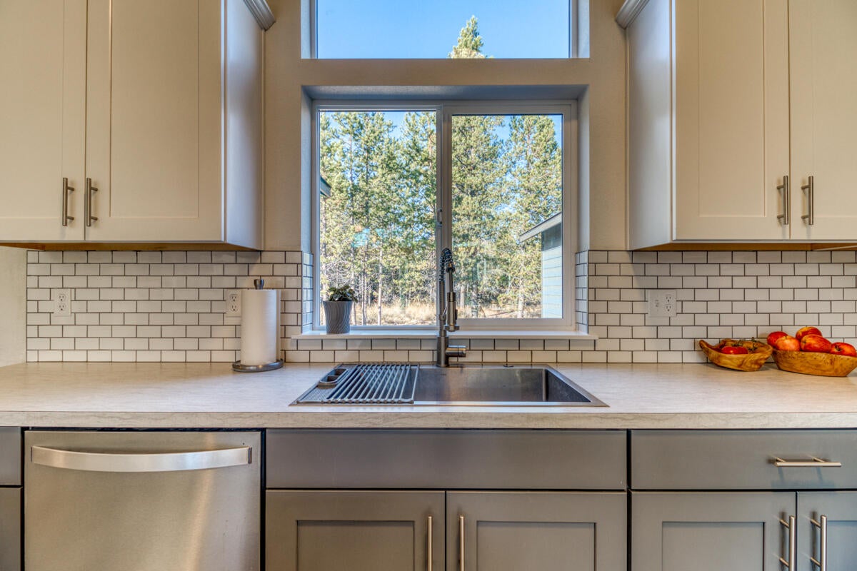 55135 Tamarack Road Bend, OR 97707 - Photo 9 of 51 55135 Tamarack Rd