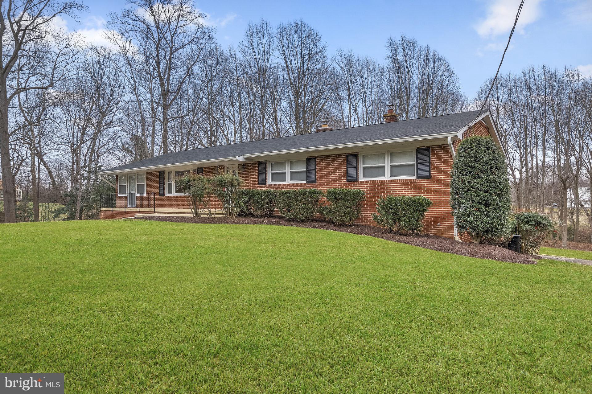 2880 Holland Cliffs Road Huntingtown, MD 20639 - Photo 2 of 30 Exterior (Front)