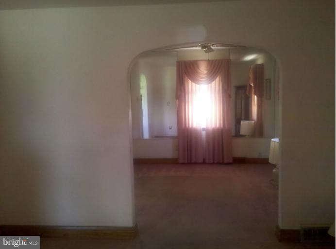 3926 North Point Road Dundalk, MD 21222 - Photo 12 of 23 a view of a room