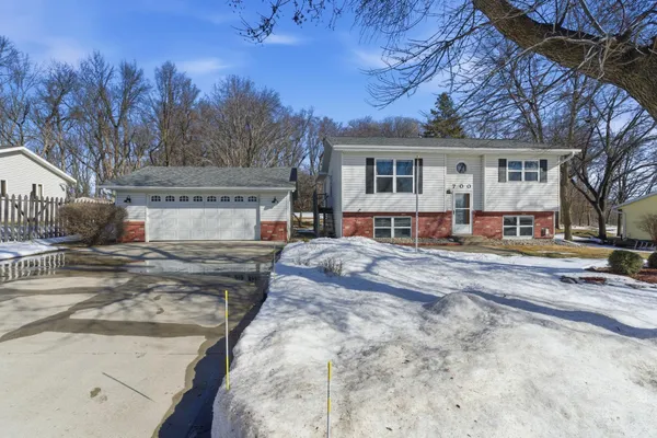 $260,000 | 700 29th Street Northwest, Willmar, MN 56201