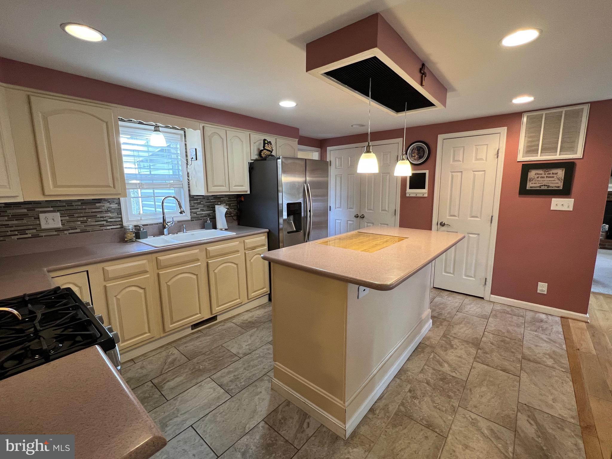 654 San Gabriel Road Lusby, MD 20657 - Photo 5 of 11