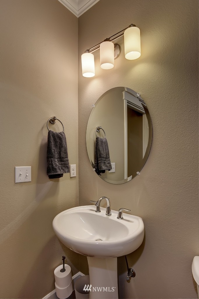 5796 Northeast Foster Road Bainbridge Island, WA 98110 - Photo 17 of 25