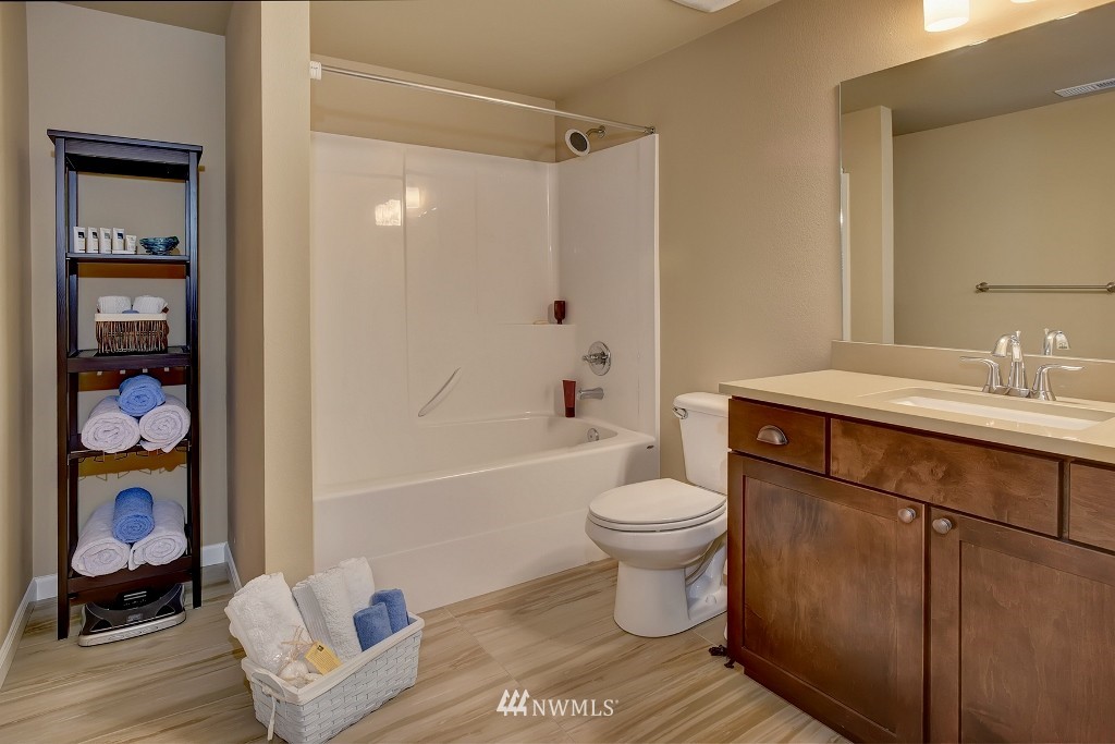 5796 Northeast Foster Road Bainbridge Island, WA 98110 - Photo 23 of 25