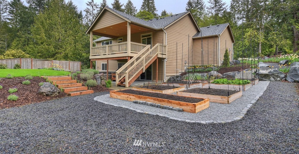 5796 Northeast Foster Road Bainbridge Island, WA 98110 - Photo 4 of 25
