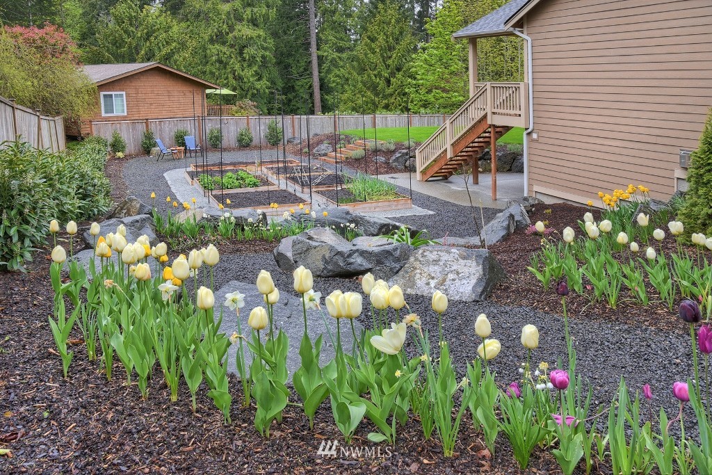 5796 Northeast Foster Road Bainbridge Island, WA 98110 - Photo 6 of 25