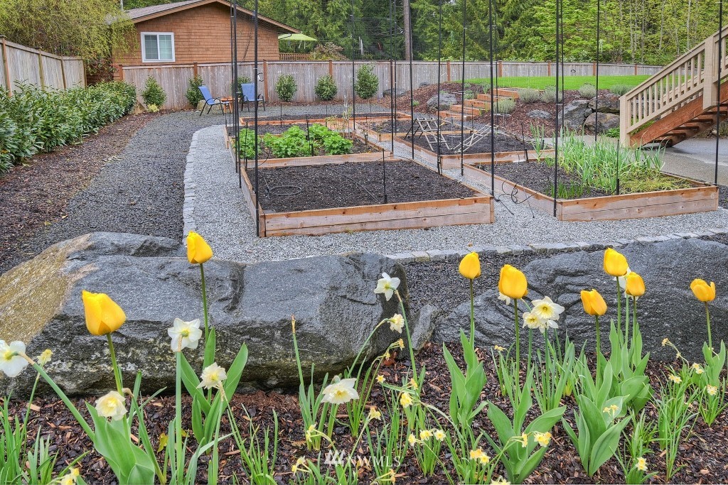 5796 Northeast Foster Road Bainbridge Island, WA 98110 - Photo 7 of 25