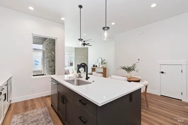 $399,880 | 724 South Calhoun Lane, Star, ID 83669