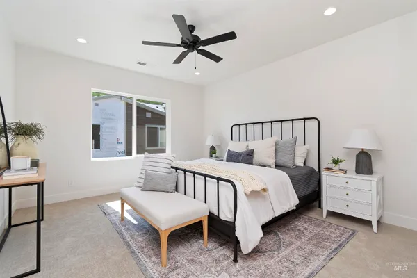 $399,880 | 724 South Calhoun Lane, Star, ID 83669