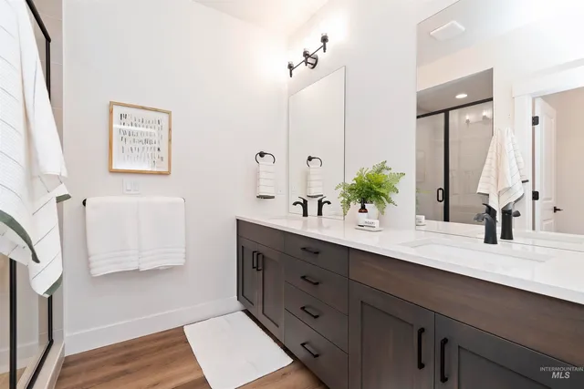 $429,880 | 724 South Calhoun Lane, Star, ID 83669