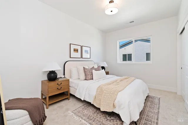 $429,880 | 724 South Calhoun Lane, Star, ID 83669