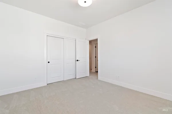 $399,880 | 724 South Calhoun Lane, Star, ID 83669