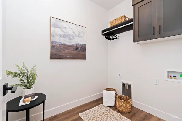 $399,880 | 724 South Calhoun Lane, Star, ID 83669