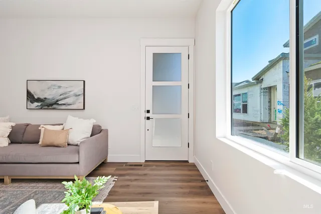 $429,880 | 724 South Calhoun Lane, Star, ID 83669