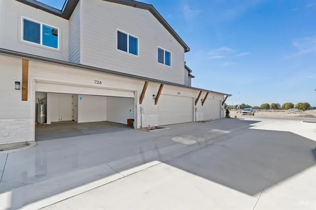 $429,880 | 724 South Calhoun Lane, Star, ID 83669