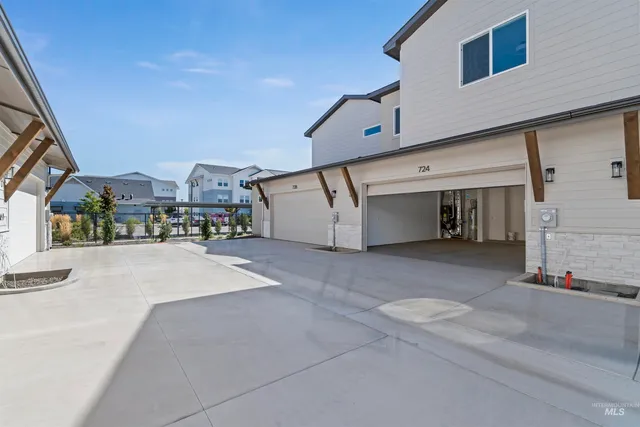 $429,880 | 724 South Calhoun Lane, Star, ID 83669