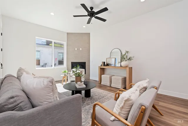 $429,880 | 724 South Calhoun Lane, Star, ID 83669