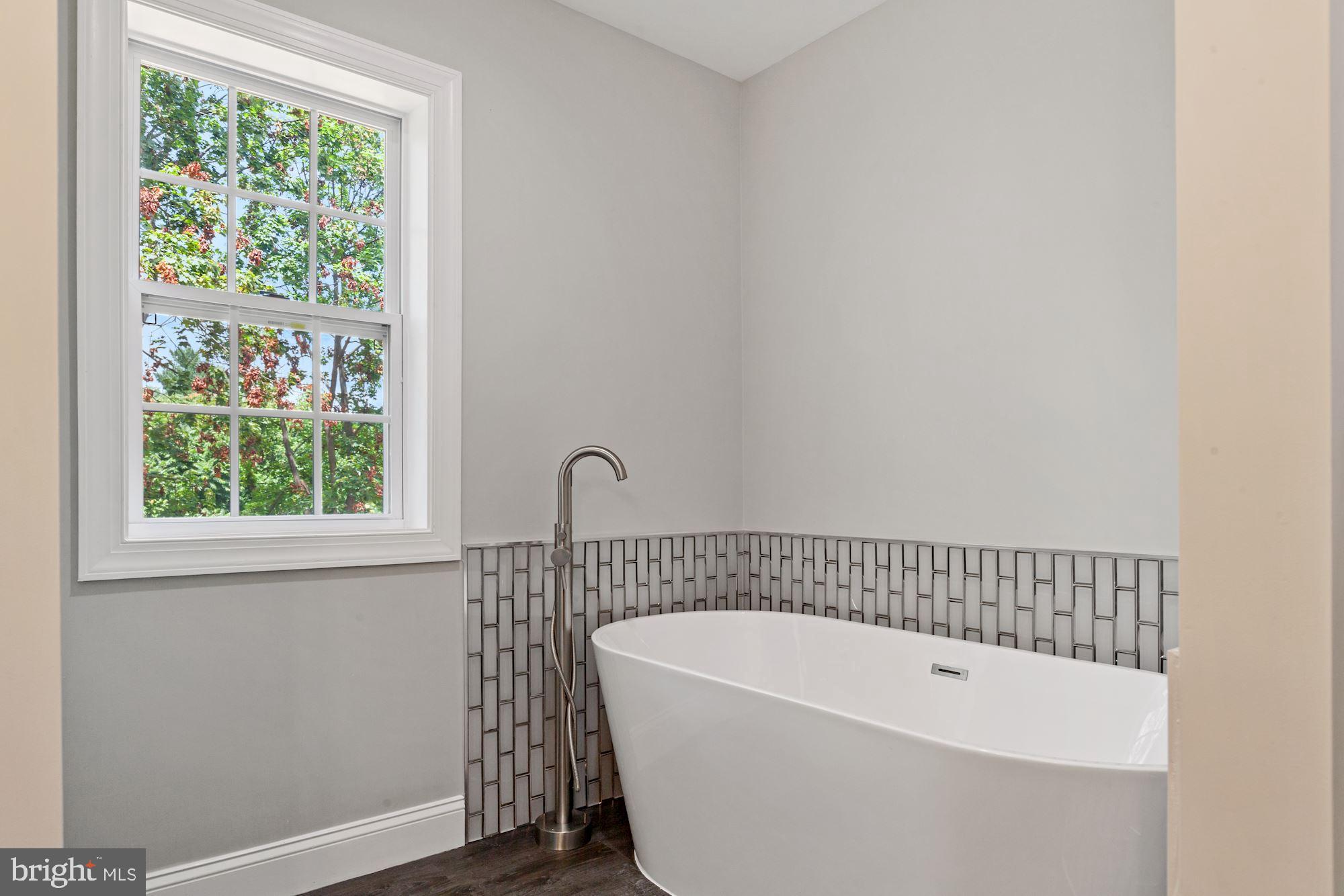 32 Kingsley Road Owings Mills, MD 21117 - Photo 16 of 29 Separate Sunkin Bathtub with a view