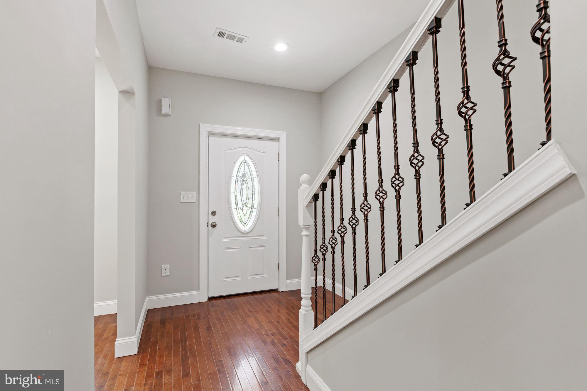 32 Kingsley Road Owings Mills, MD 21117 - Photo 4 of 29 Foyer with wide staircase to 2nd level