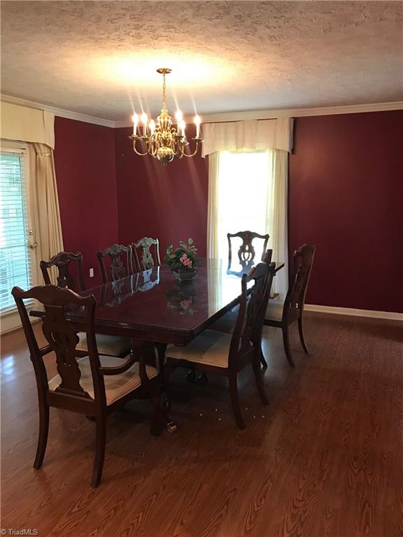 408 Stoney Ridge Road High Point, NC 27265 - Photo 5 of 21 DINING ROOM