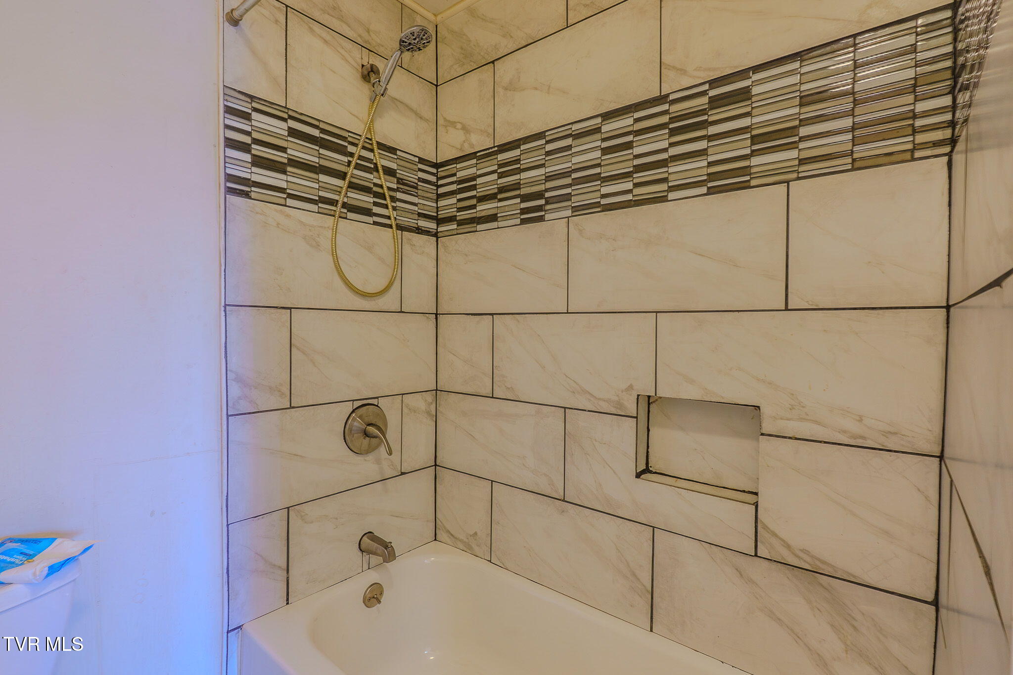 897 Lookout Drive Rutledge, TN 37861 - Photo 16 of 17 9-web-or-mls-DSC07065-HDR