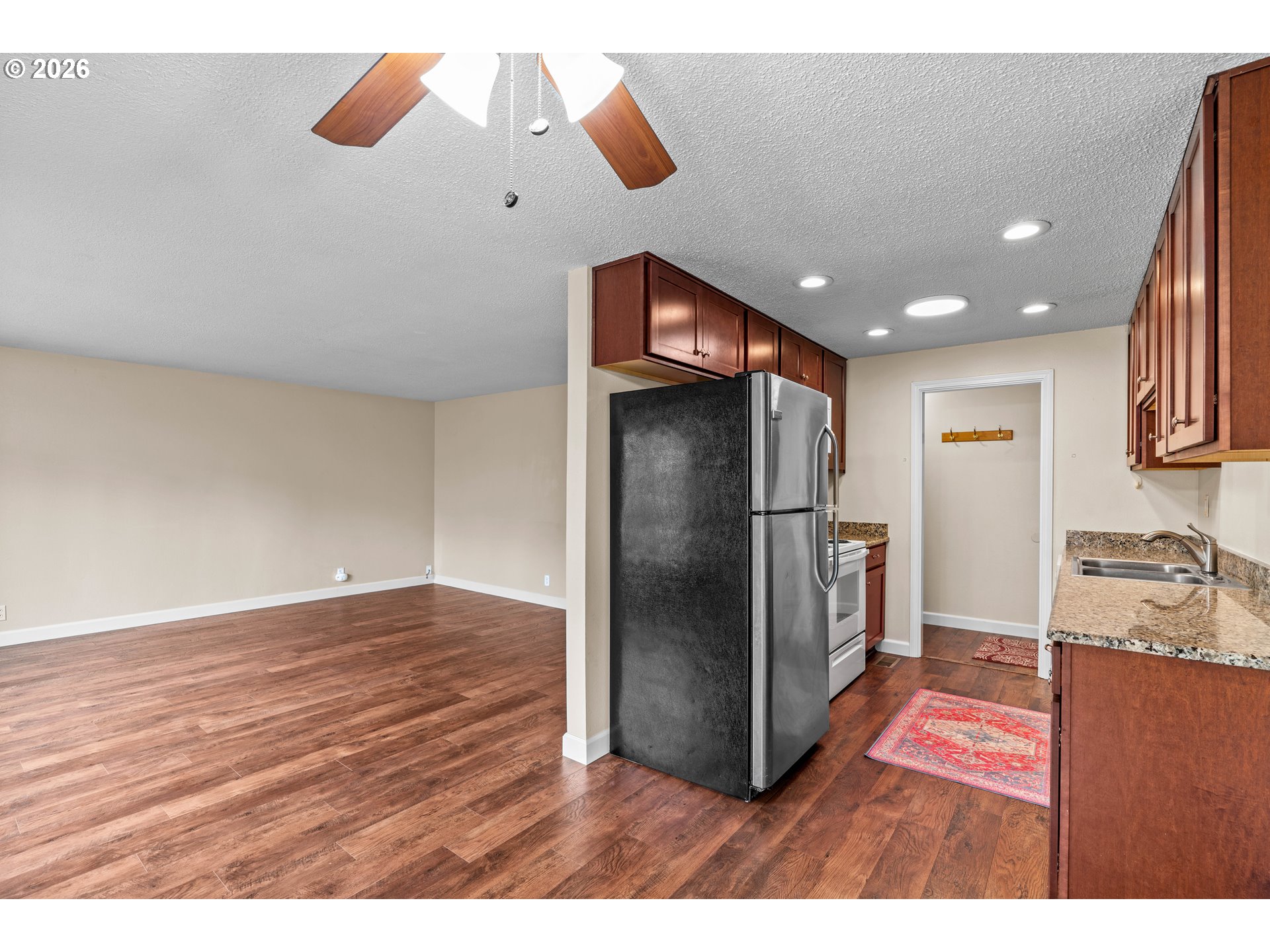 657 61st Street Springfield, OR 97478 - Photo 12 of 35