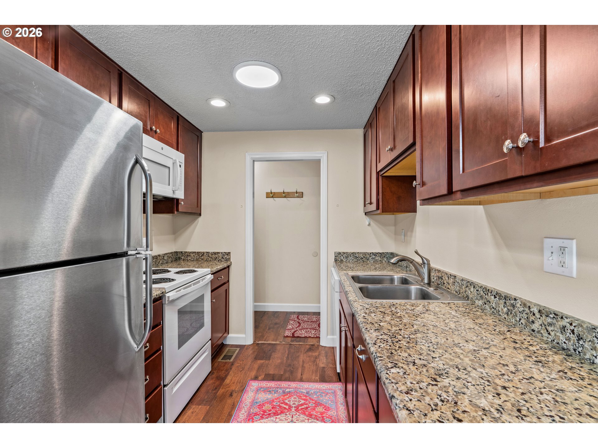 657 61st Street Springfield, OR 97478 - Photo 14 of 35