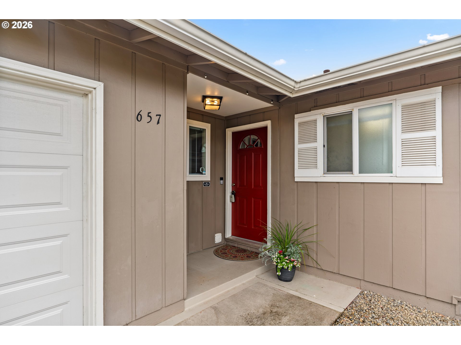 657 61st Street Springfield, OR 97478 - Photo 5 of 35