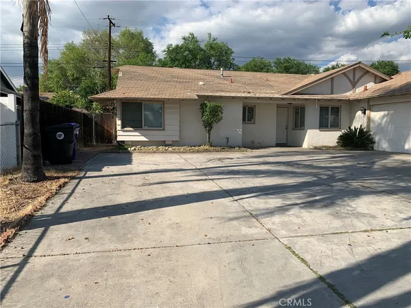 $2,900 | 2282 East 17th Street, San Bernardino, CA 92404
