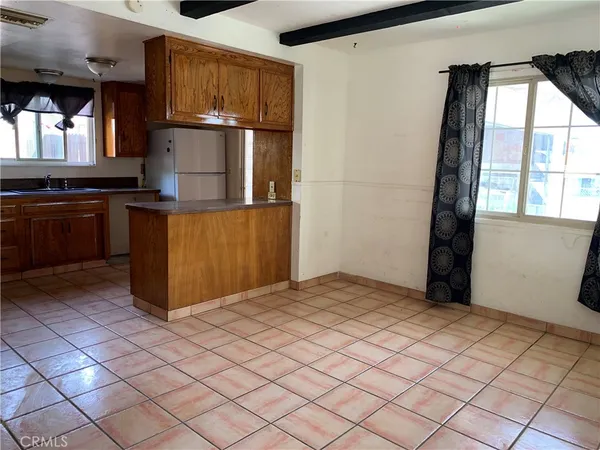 $2,900 | 2282 East 17th Street, San Bernardino, CA 92404