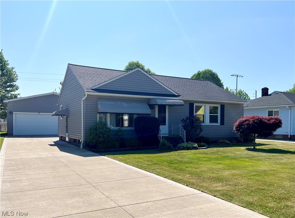 1601 Chelmsford Road Cleveland, OH 44124 - Photo 2 of 26 Gallery Image 2